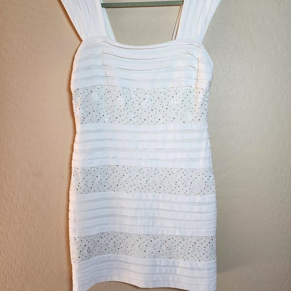 R&M Richards White Sleeveless Square Neck Sequin Knee Length Dress Stretch - Picture 3 of 12